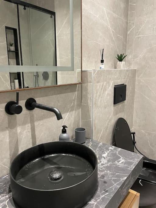טיראנה Angry Architects Apartment01 מראה חיצוני תמונה